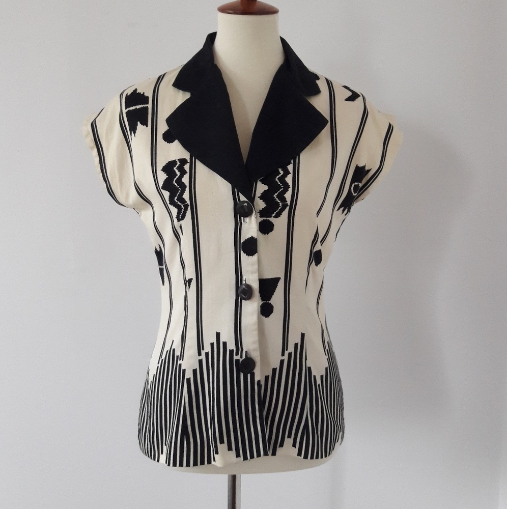 90s Vintage Cream and White Blouse